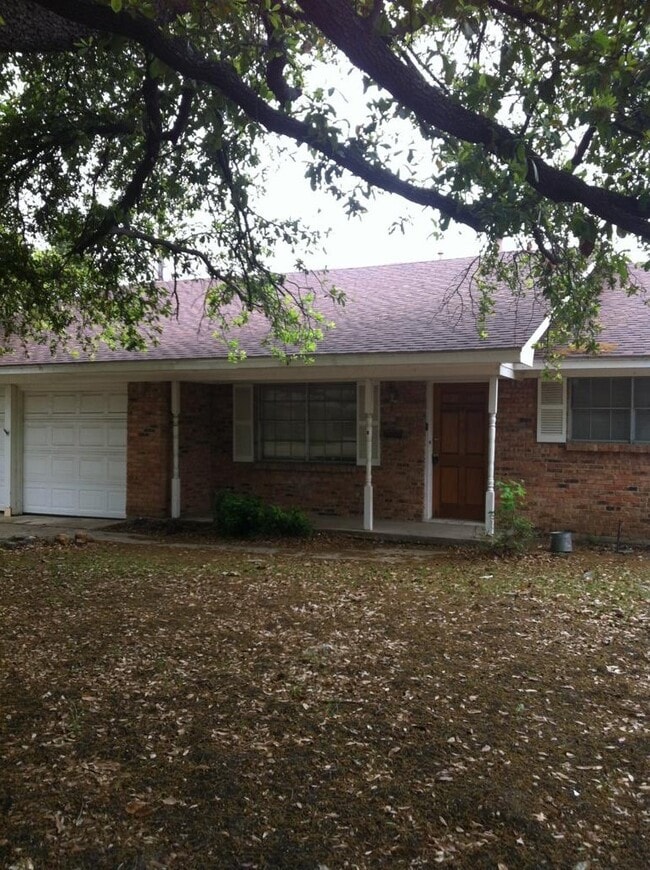 1819 Gravley Dr