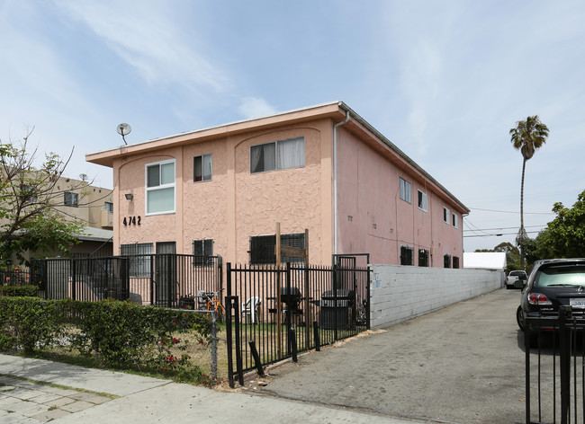 4742 S Slauson Ave in Culver City, CA - Building Photo - Building Photo