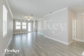 9644 Little Bluestem Dr in Land O Lakes, FL - Foto de edificio - Building Photo