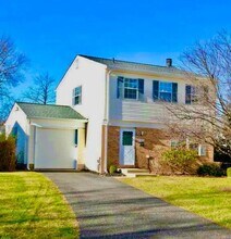 1616 Windsor Ct in Lansdale, PA - Building Photo - Building Photo