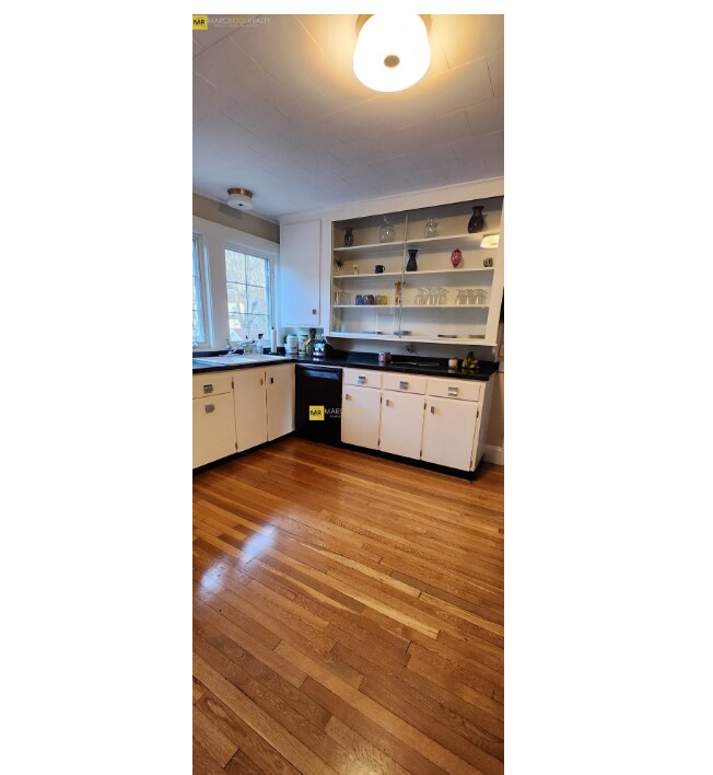 530 Lowell Ave, Unit 2 in Newton, MA - Foto de edificio