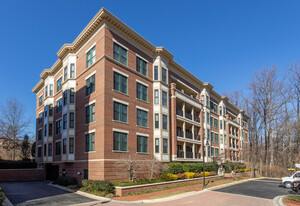 10400-10401 Strathmore Park Ct Apartments