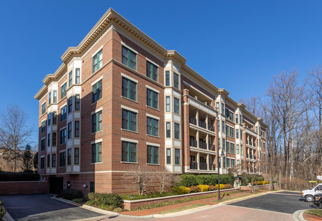 Strathmore Park at Grosvenor in Rockville, MD - Building Photo