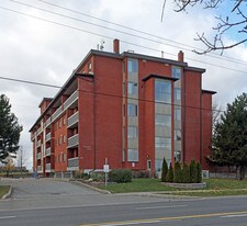 Thornton Place in Oshawa, ON - Building Photo
