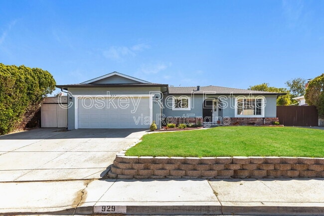 929 Jensen Cir in Pittsburg, CA - Building Photo - Building Photo