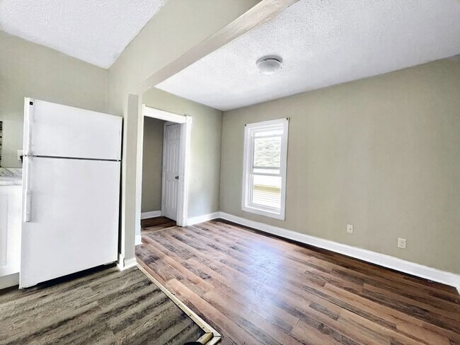 484 Crawford Ave in Windsor, ON - Building Photo - Building Photo