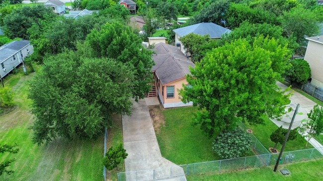 4717 Heron St in Hitchcock, TX - Building Photo - Building Photo