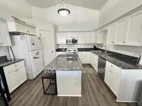 4207 Pilgrim Cir W in Lehi, UT - Building Photo - Building Photo