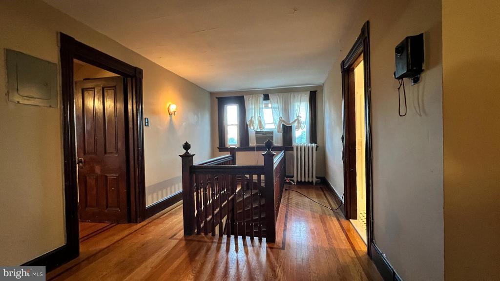 165 E Mt Pleasant Ave in Ambler, PA - Building Photo