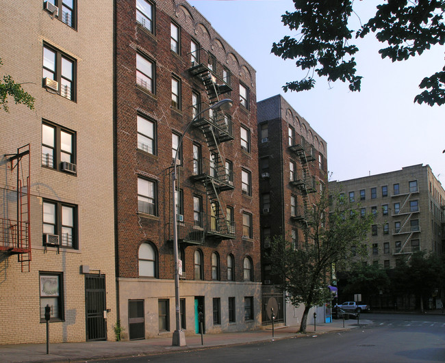 3063 Godwin Ter in Bronx, NY - Foto de edificio - Building Photo