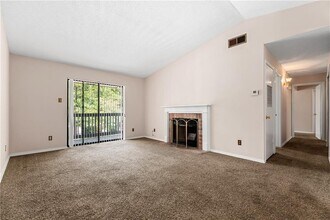 6040 Grelot Rd in Mobile, AL - Building Photo - Building Photo