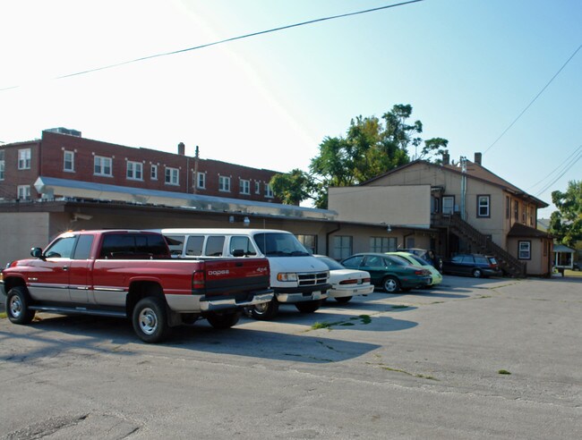 511 Cherry St in Springfield, MO - Foto de edificio - Building Photo