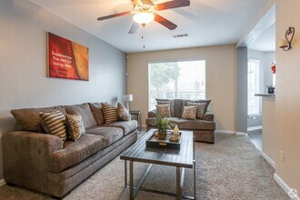 5154 Griggs Rd in Houston, TX - Building Photo - Building Photo