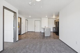 Cherry Creek Village in Omaha, NE - Building Photo