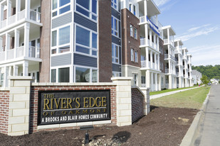 The Rivers Edge of Oakmont Apartments