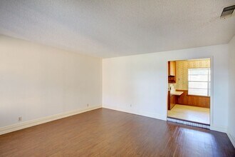 3201-3203 Ashford Ave in Fort Worth, TX - Building Photo - Building Photo