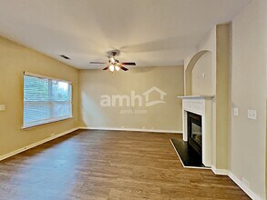 303 Hidden Creek Ln in Canton, GA - Building Photo - Building Photo