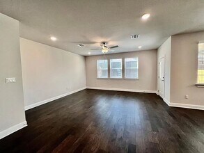 15502 Ellinger Dr in Austin, TX - Building Photo - Building Photo