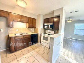 118 Maple St in Arlington, TX - Building Photo - Building Photo