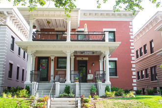 The Colonnades in Kansas City, MO - Building Photo - Building Photo