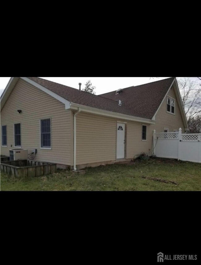 55 Johnson Rd in Franklin Township, NJ - Building Photo - Building Photo