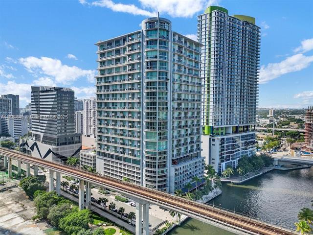 690 SW 1st Ct, Unit 2312 in Miami, FL - Building Photo - Building Photo