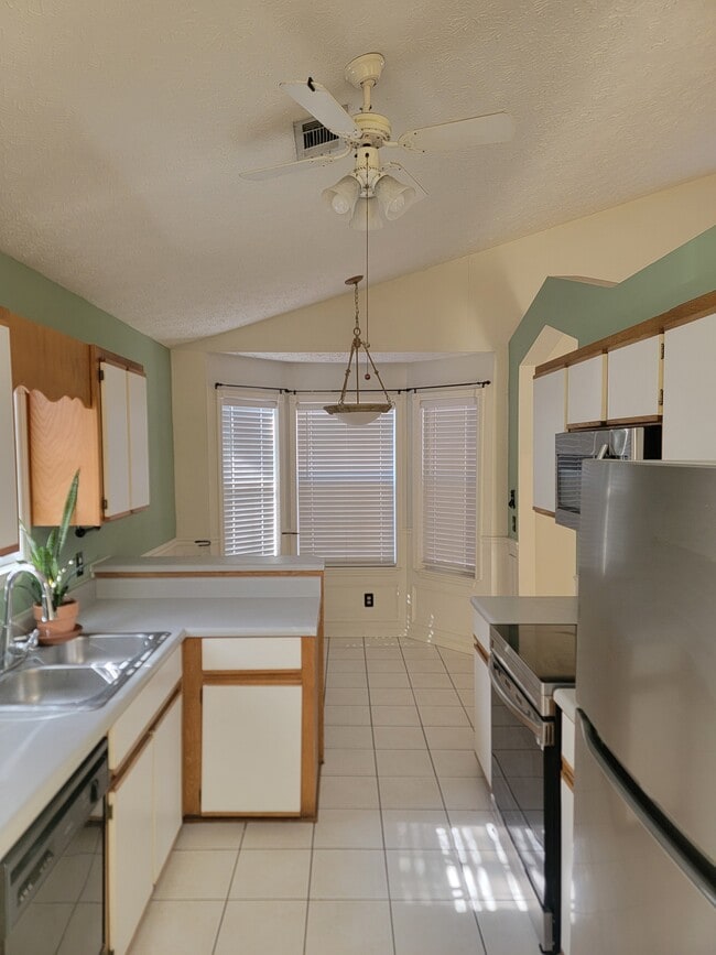 137 Marsh Edge Ln in Savannah, GA - Foto de edificio - Building Photo