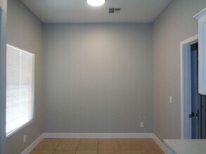 8834 W Holly St in Phoenix, AZ - Building Photo - Building Photo