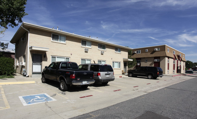 Orchard Crossing Apartments in Westminster, CO - Building Photo - Building Photo