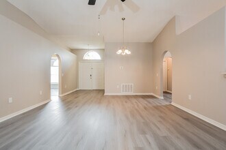 1169 Amanda Kay Cir in Sanford, FL - Building Photo - Building Photo