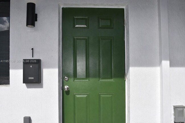 900 NW 8th Ave in Pompano Beach, FL - Building Photo - Building Photo