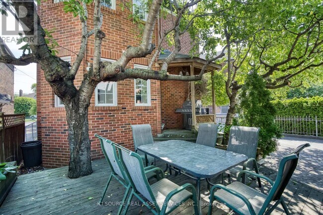 34 Rusholme Dr in Toronto, ON - Building Photo - Building Photo