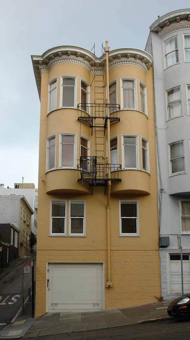 2 Genoa Pl in San Francisco, CA - Building Photo - Building Photo