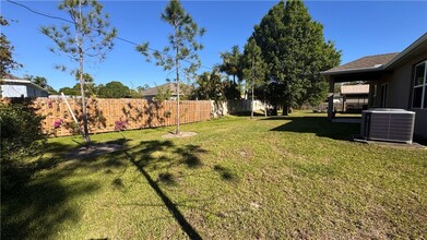 1650 Quaker Ln in Sebastian, FL - Building Photo - Building Photo