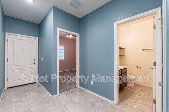 8816 S 41st Dr in Phoenix, AZ - Building Photo - Building Photo