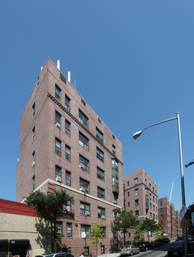 90-36 149th St in Jamaica, NY - Foto de edificio - Building Photo