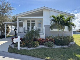 4126 74th Pl N in Riviera Beach, FL - Building Photo