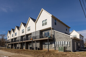 2001-2005 Franklin St in Bellevue, NE - Building Photo - Primary Photo