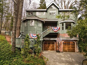 27516 W Shore Rd in Lake Arrowhead, CA - Building Photo - Building Photo