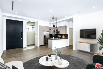 1819 1/2 Veteran Ave in Los Angeles, CA - Building Photo - Building Photo