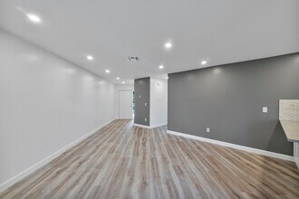 273 NW 36th Ave in Deerfield Beach, FL - Building Photo - Building Photo