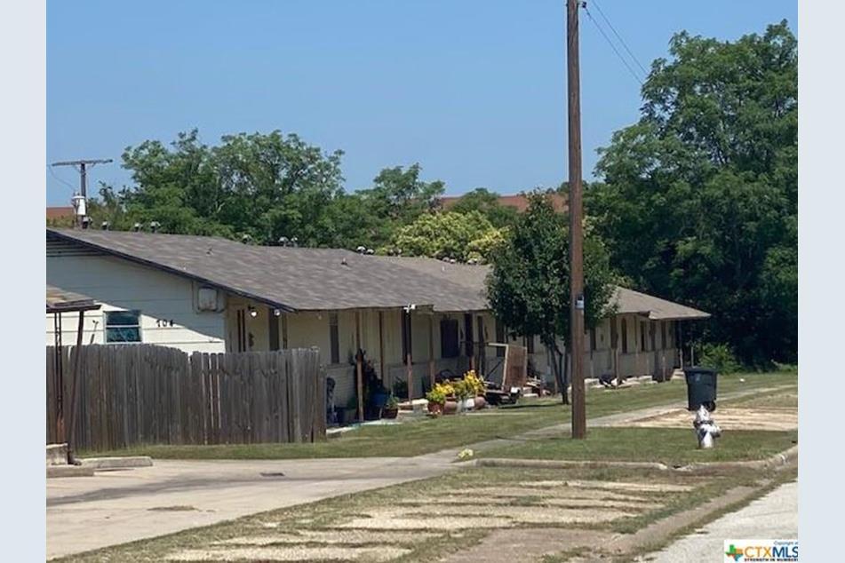 704 Florence Rd in Killeen, TX - Building Photo