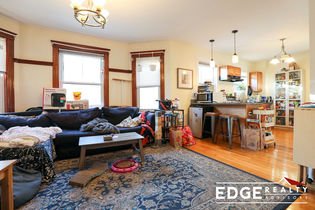 357 Faneuil St, Unit 11 in Boston, MA - Building Photo