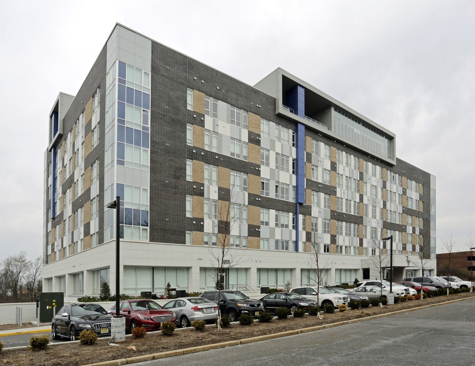 Ridge Pointe in Fort Lee, NJ - Foto de edificio