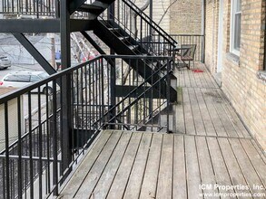 3740 N Sheffield Ave, Unit 3818 in Chicago, IL - Building Photo - Building Photo