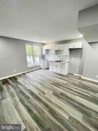 2811 S 65th St photo'