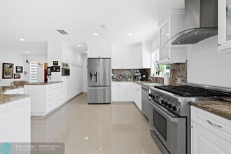 420 SE 13th Ave in Pompano Beach, FL - Building Photo - Building Photo