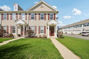 2566 Providence Ave in Aurora, IL - Building Photo