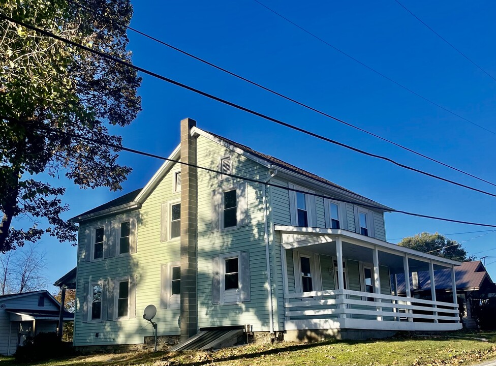 1306 Gablers Rd in Gardners, PA - Building Photo