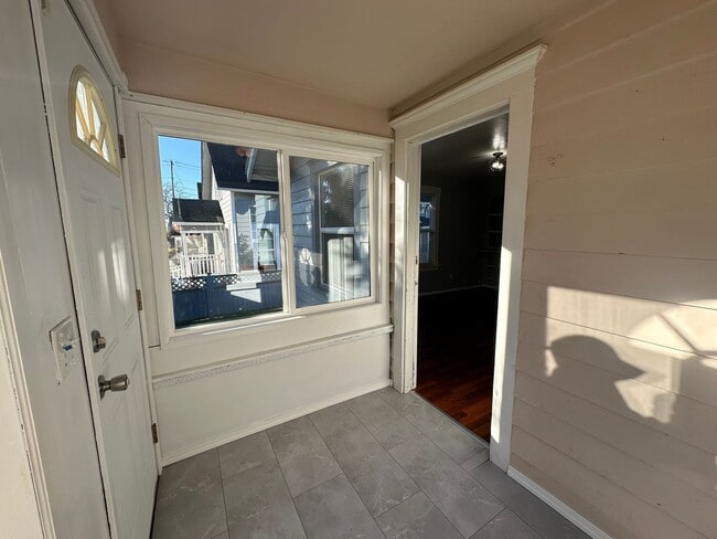 2218 Summit Ave in Everett, WA - Building Photo - Building Photo